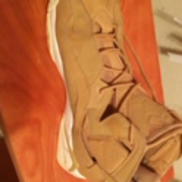 Shoes - Picture 3 of 4